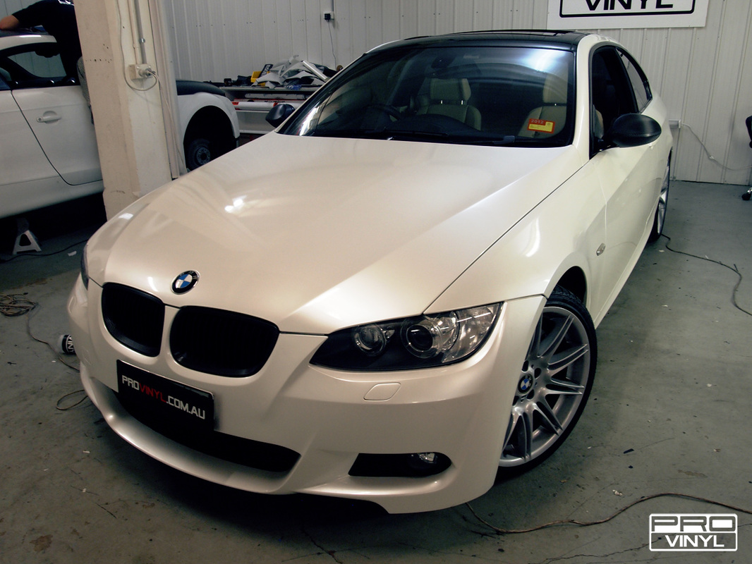 Perl white BMW 3